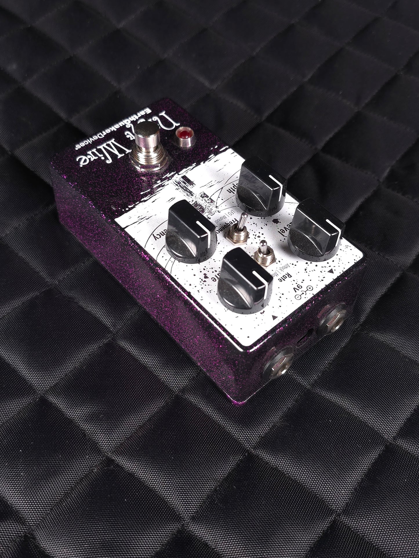 Earthquaker Devices Night Wire Harmonic Tremolo