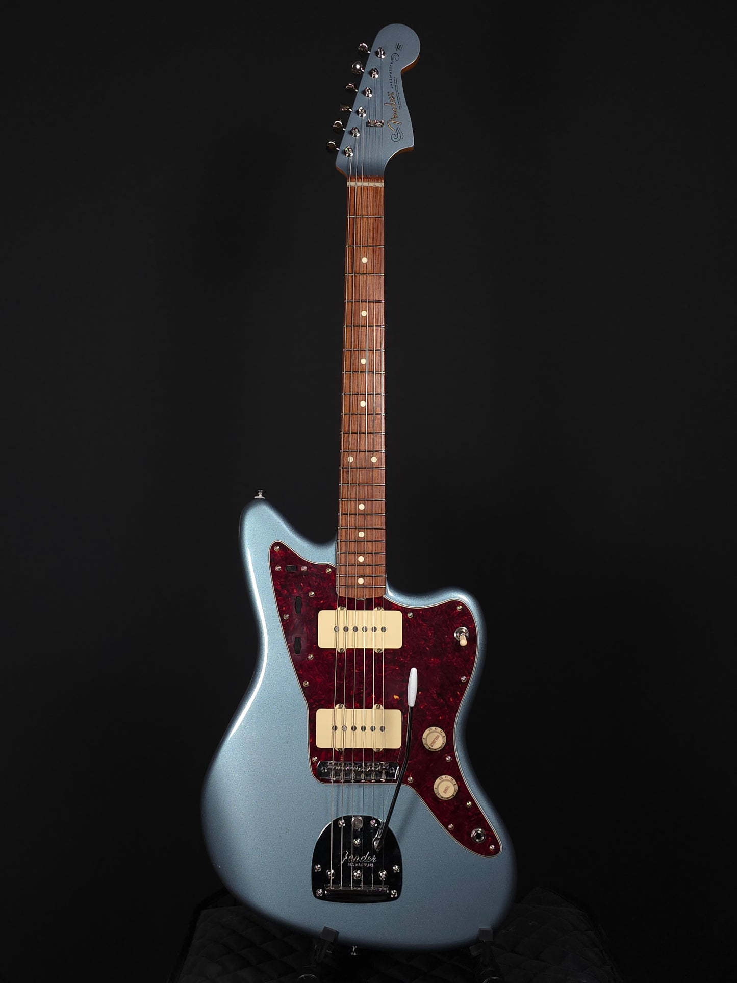 Fender Vintera 60s Jazzmaster - Pau Ferro Fretboard, Ice Metallic Blue