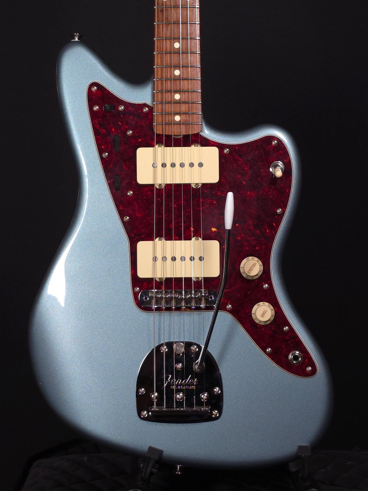 Fender Vintera 60s Jazzmaster - Pau Ferro Fretboard, Ice Metallic Blue