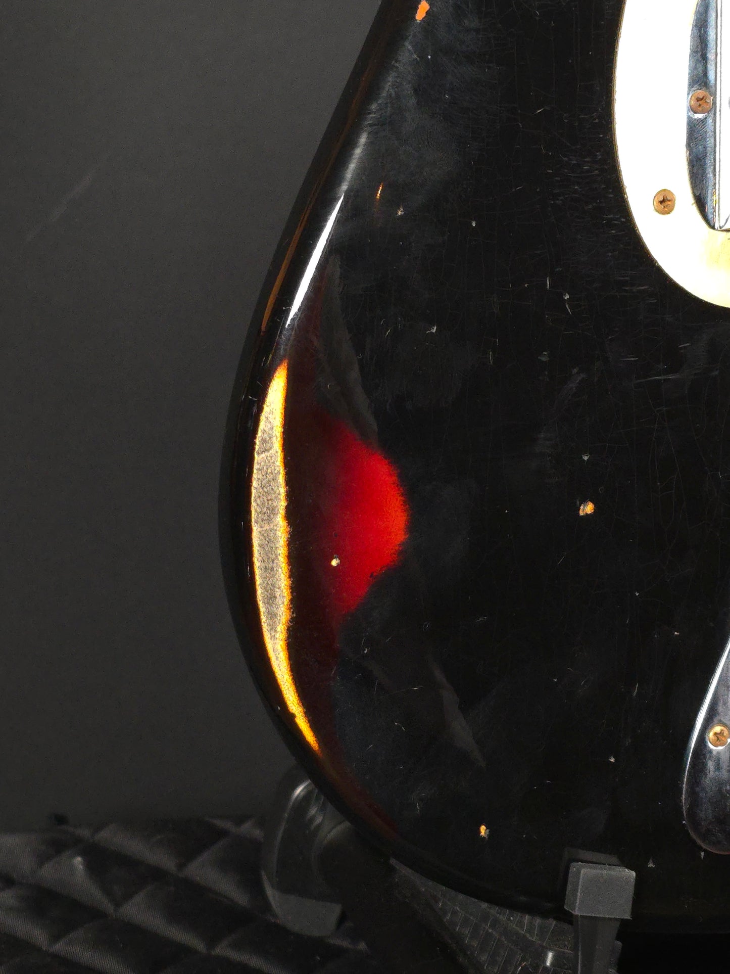 Fender Custom Shop Limited Edition '58 Precision Bass Relic 2020s - Black Over Sunburst