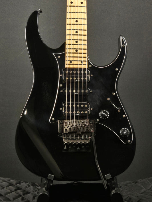 Ibanez RG550 - Black w/ Maple