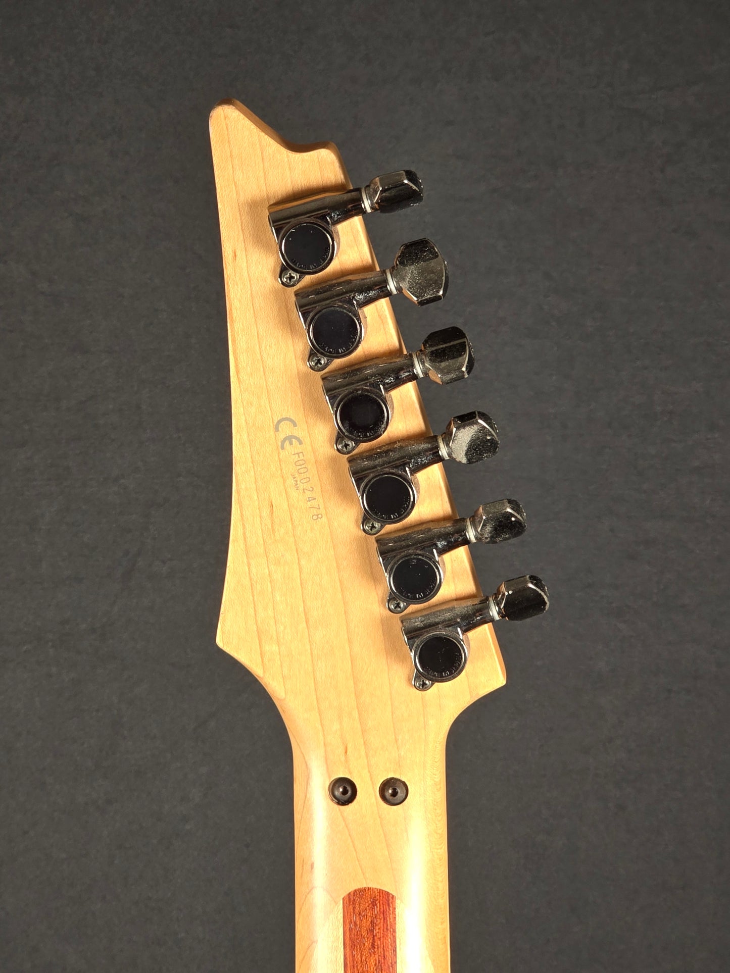 Ibanez RG550 - Black w/ Maple