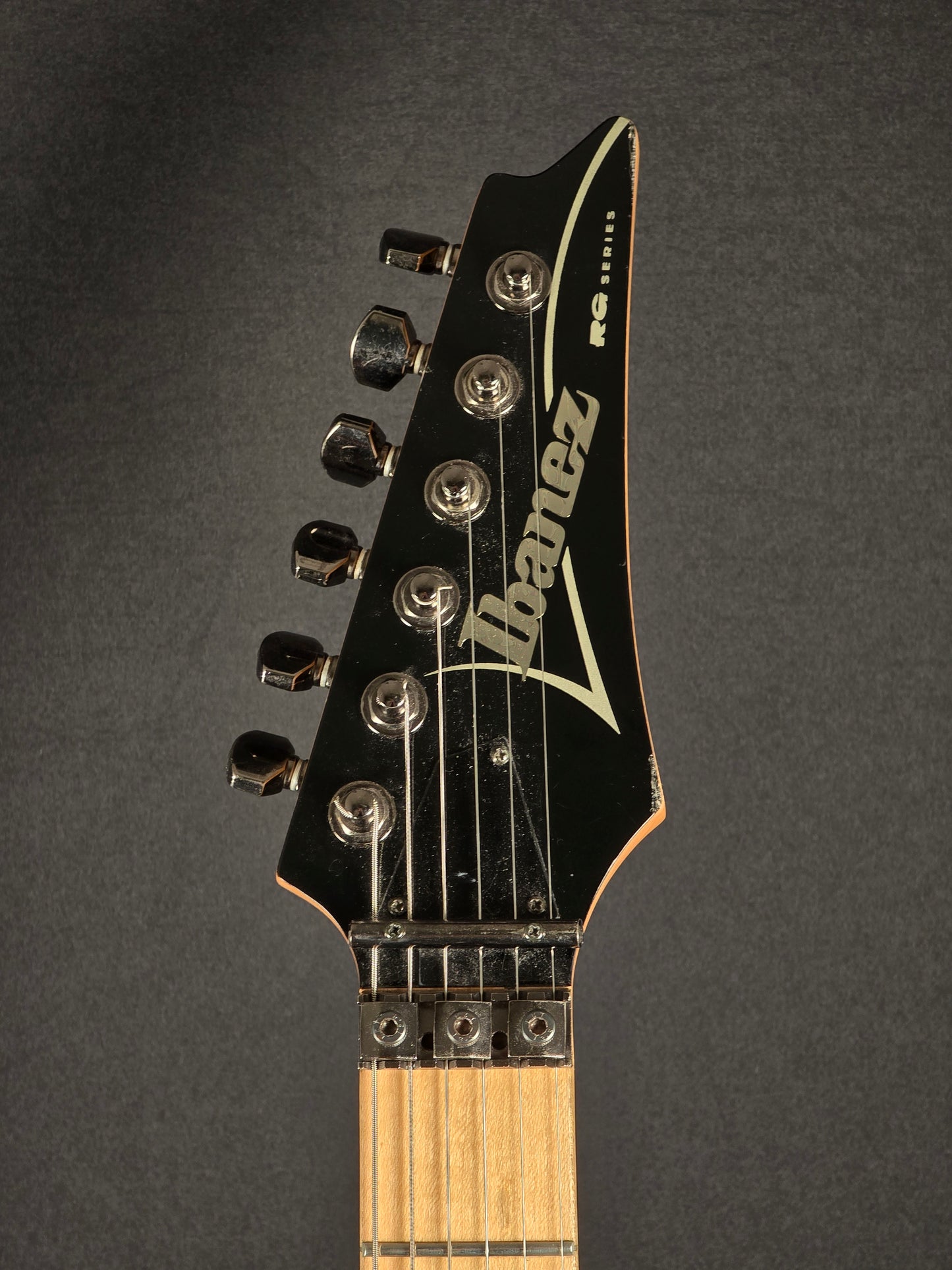 Ibanez RG550 - Black w/ Maple