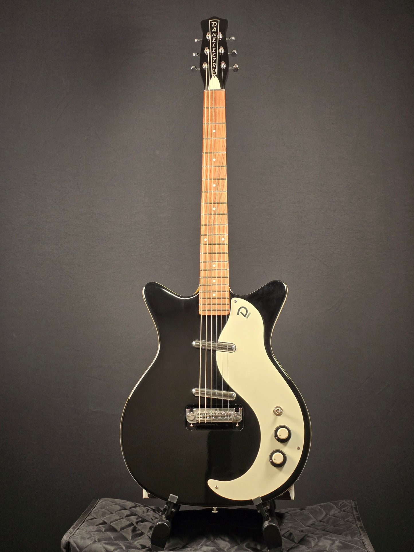 Danelectro NOS+ - Black