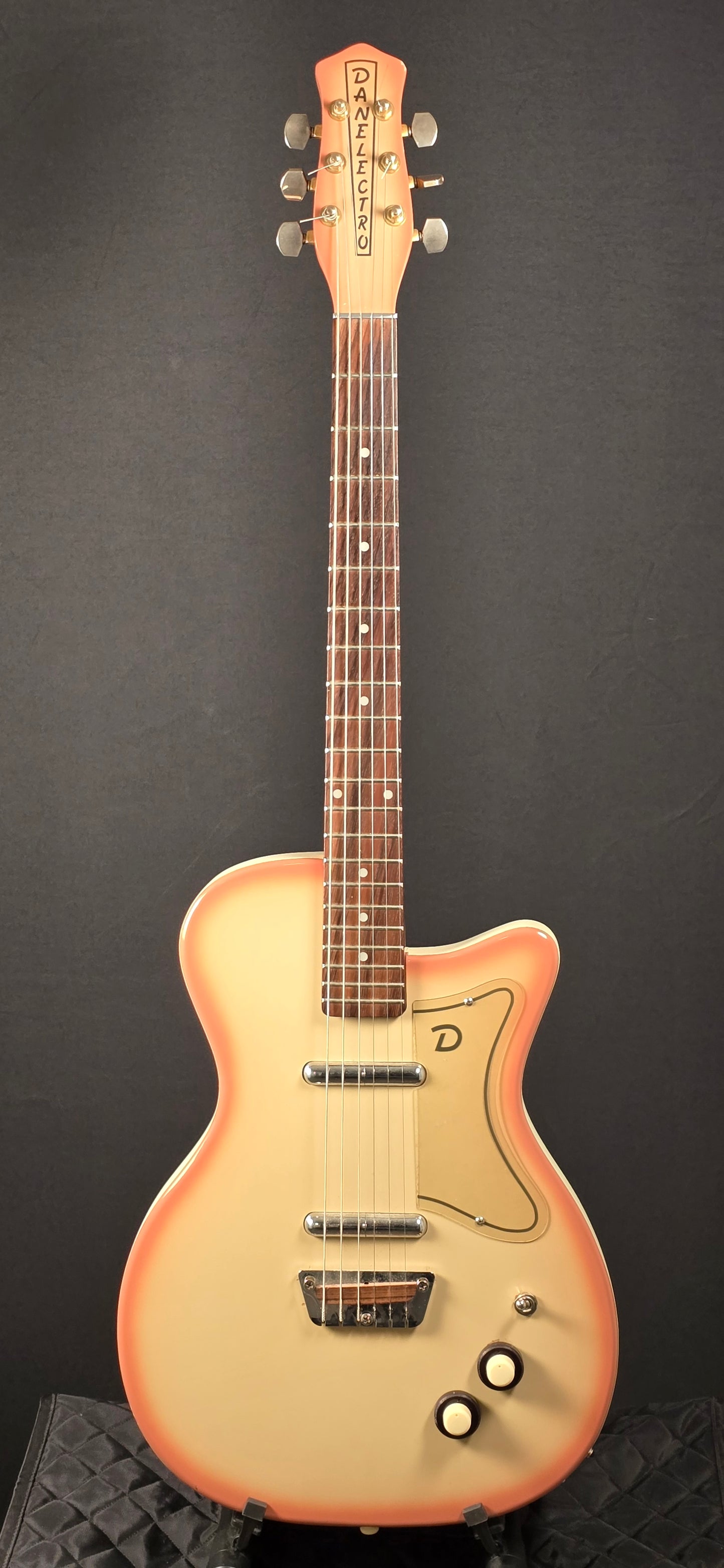 Danelectro U2 - Coral Burst