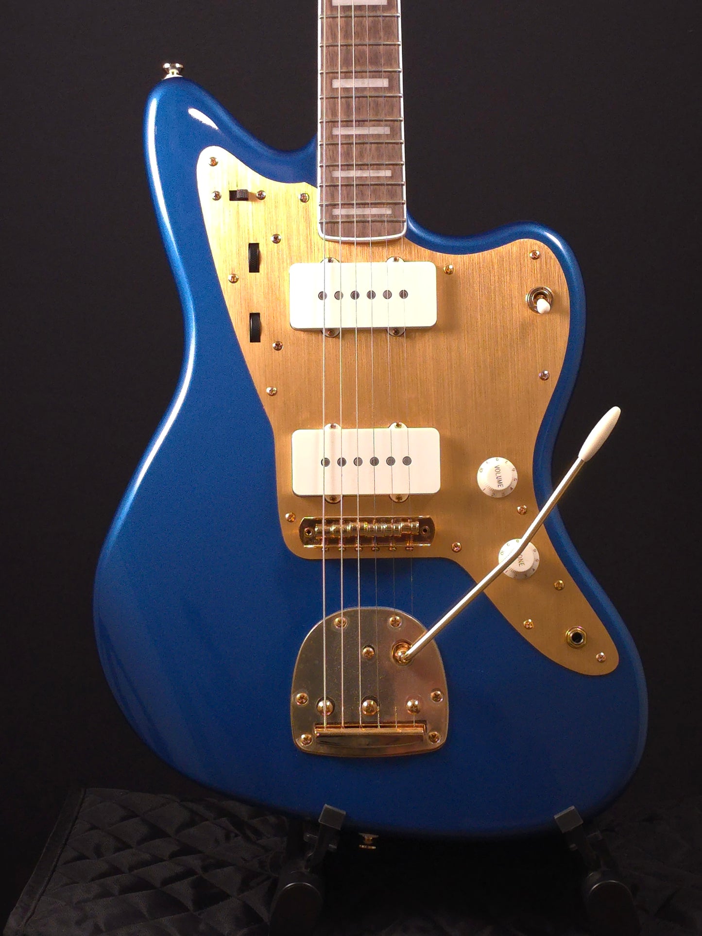 Squier 40th Anniversary Jazzmaster - Blue w/ Gold