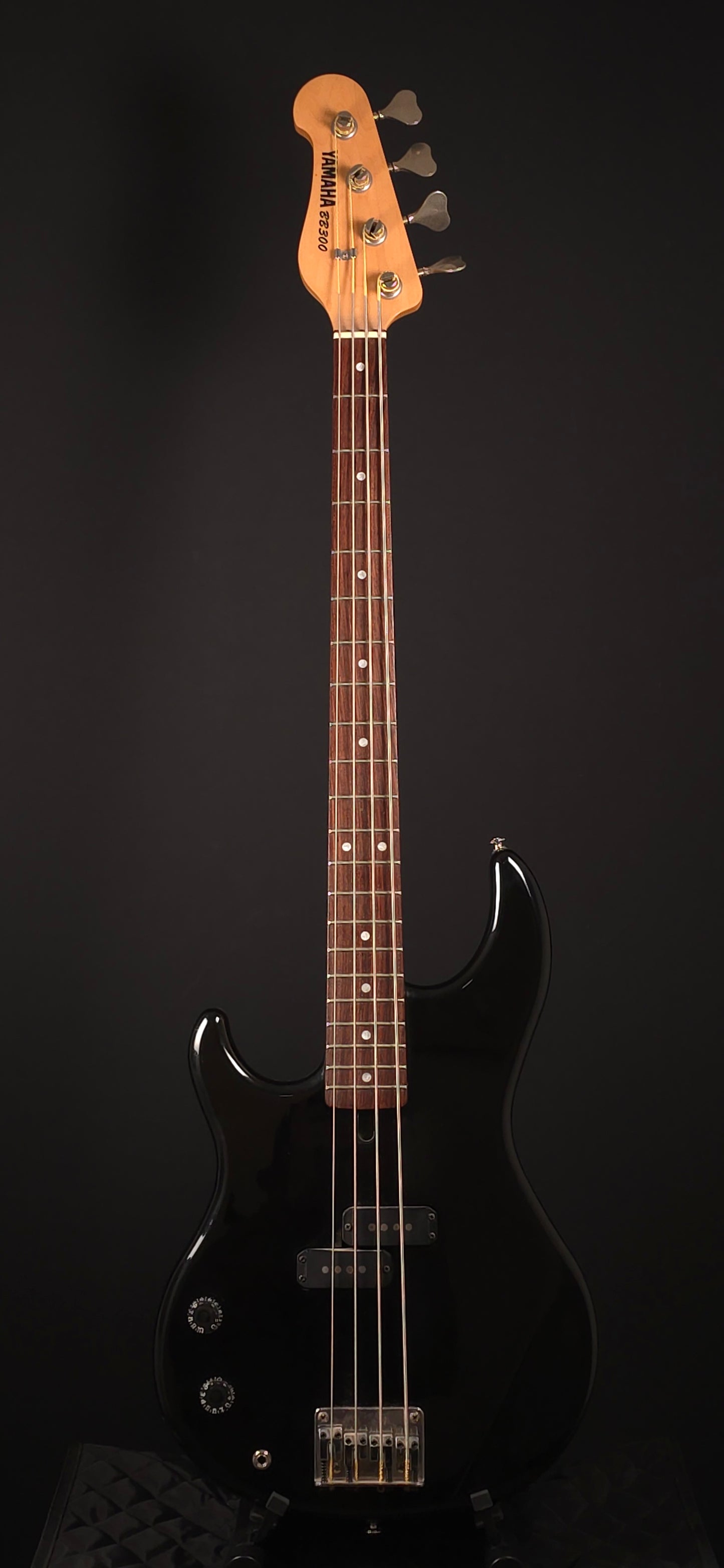 Yamaha BB 300 Left-Handed Bass