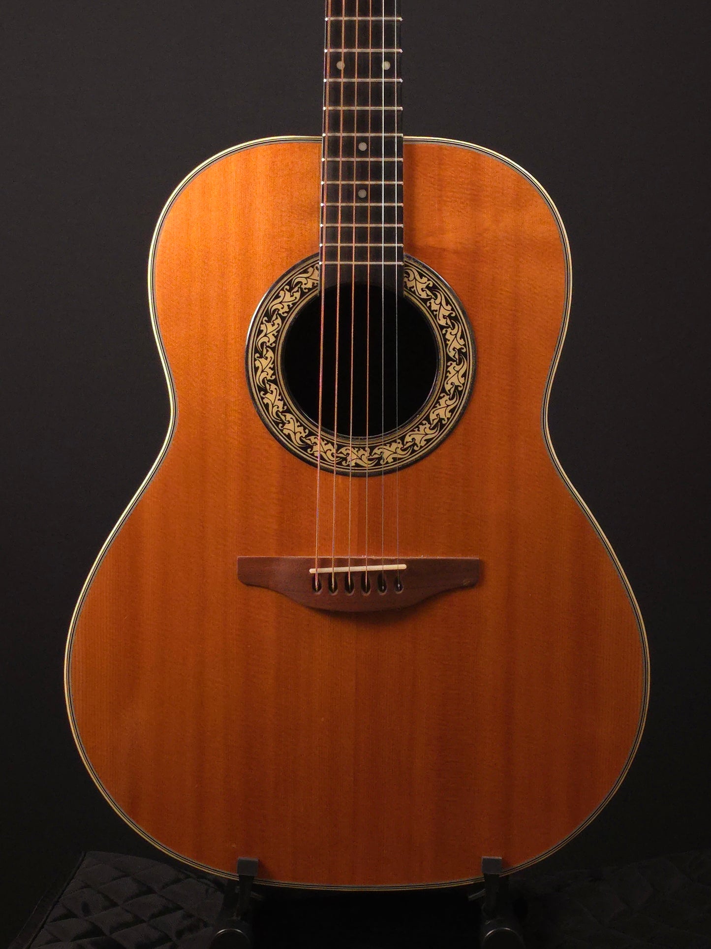 Ovation 111-4, Vintage 1970s