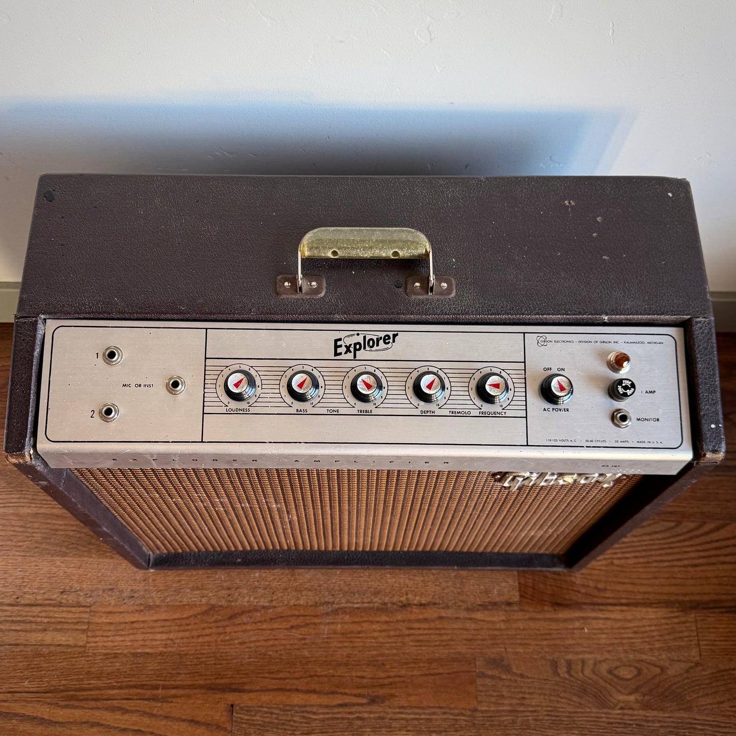 Gibson GA-18 T Explorer - 14-Watt 1x10" Guitar Combo Amp (1959-1961)