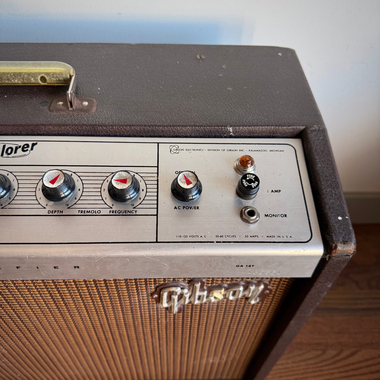 Gibson GA-18 T Explorer - 14-Watt 1x10" Guitar Combo Amp (1959-1961)