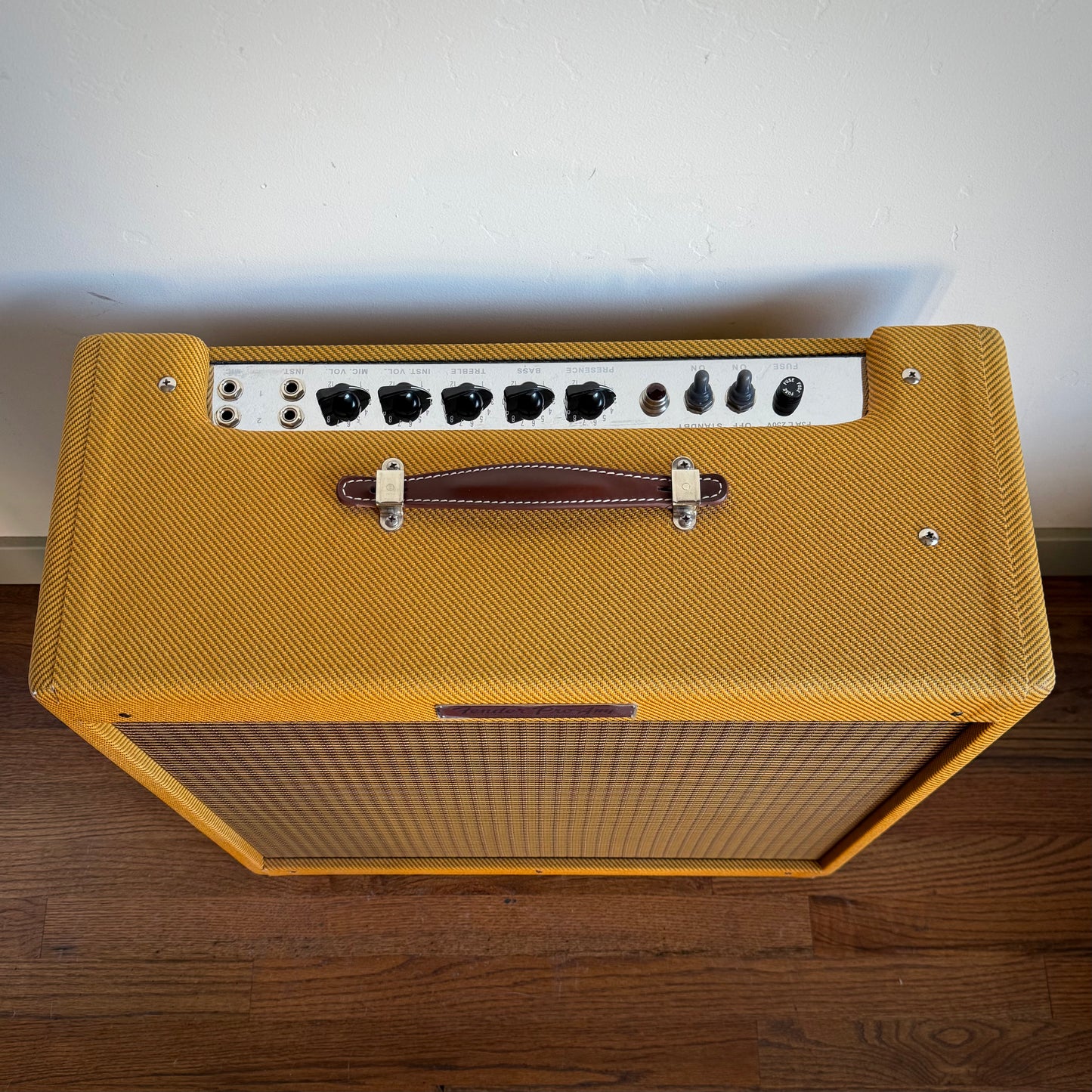 Fender '57 Custom Pro-Amp 2-Channel 26-Watt 1x15" Combo Amp (Reissue)