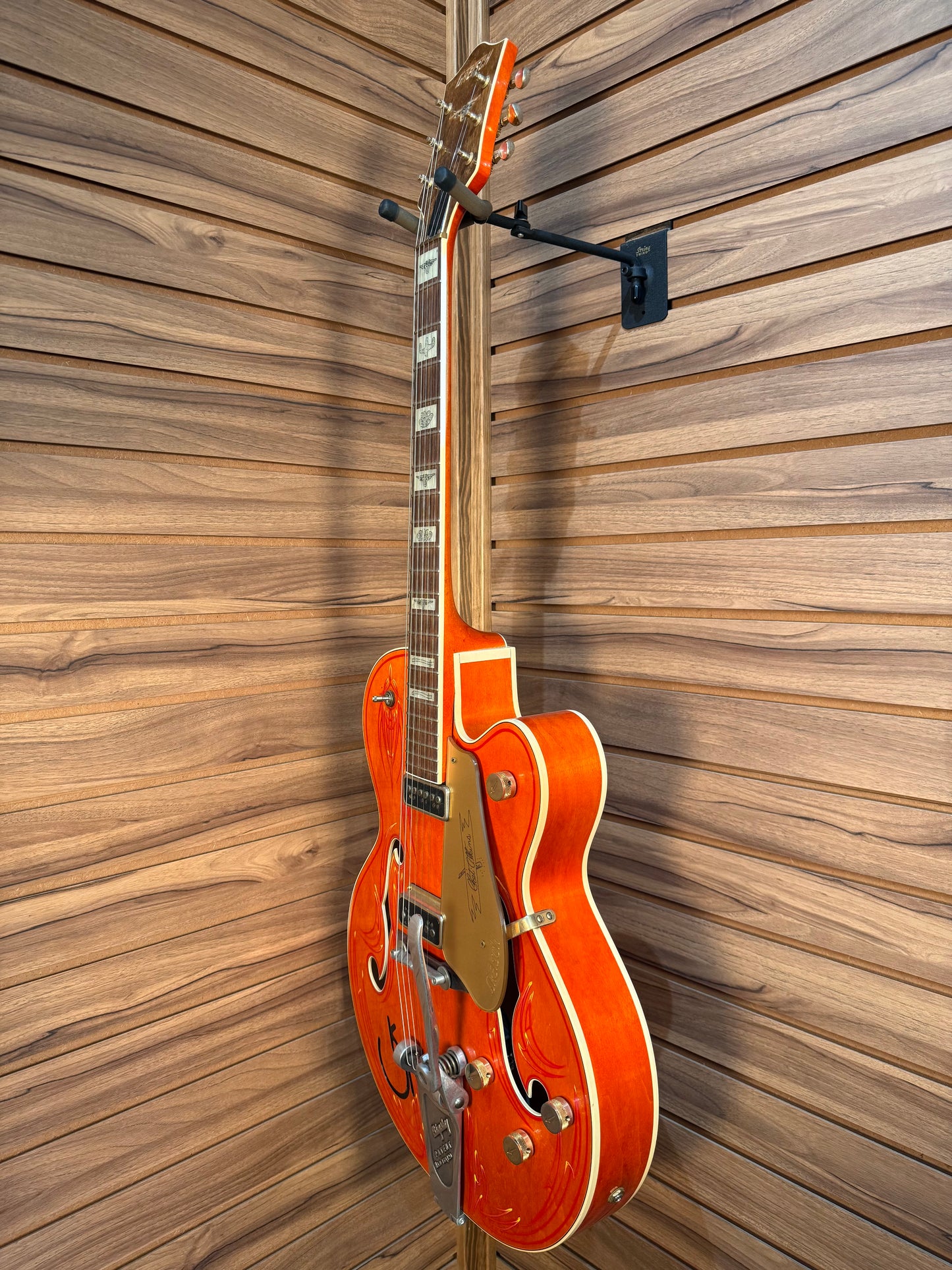 Gretsch Stephen Stern Master Built G6120-DSW-R Junior Bo Huff - Orange Pinstriped