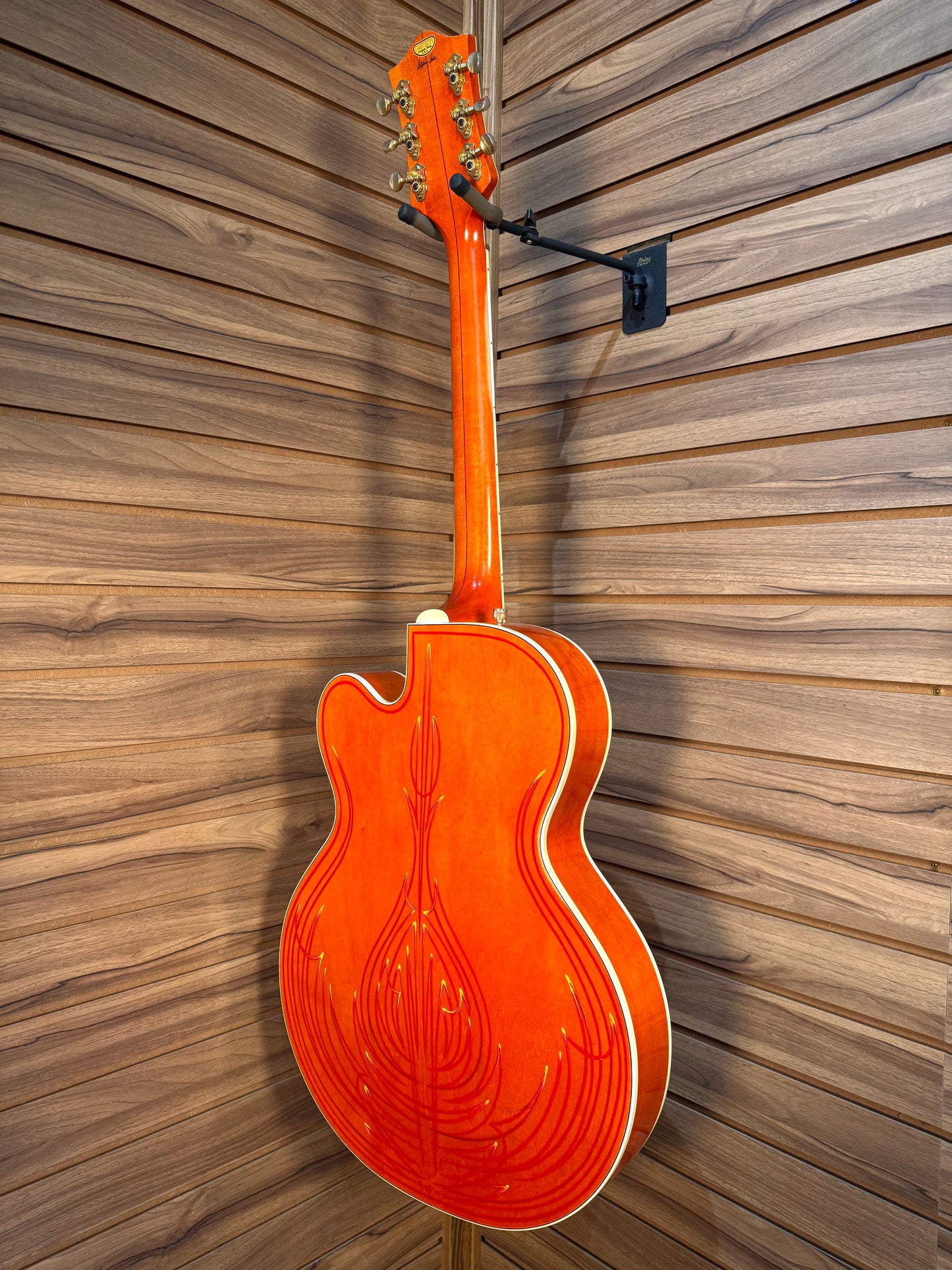 Gretsch Stephen Stern Master Built G6120-DSW-R Junior Bo Huff - Orange Pinstriped
