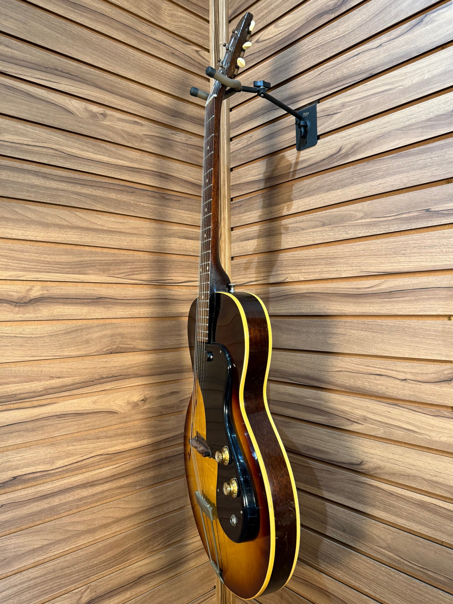 1963 Gibson EST-120T - Sunburst