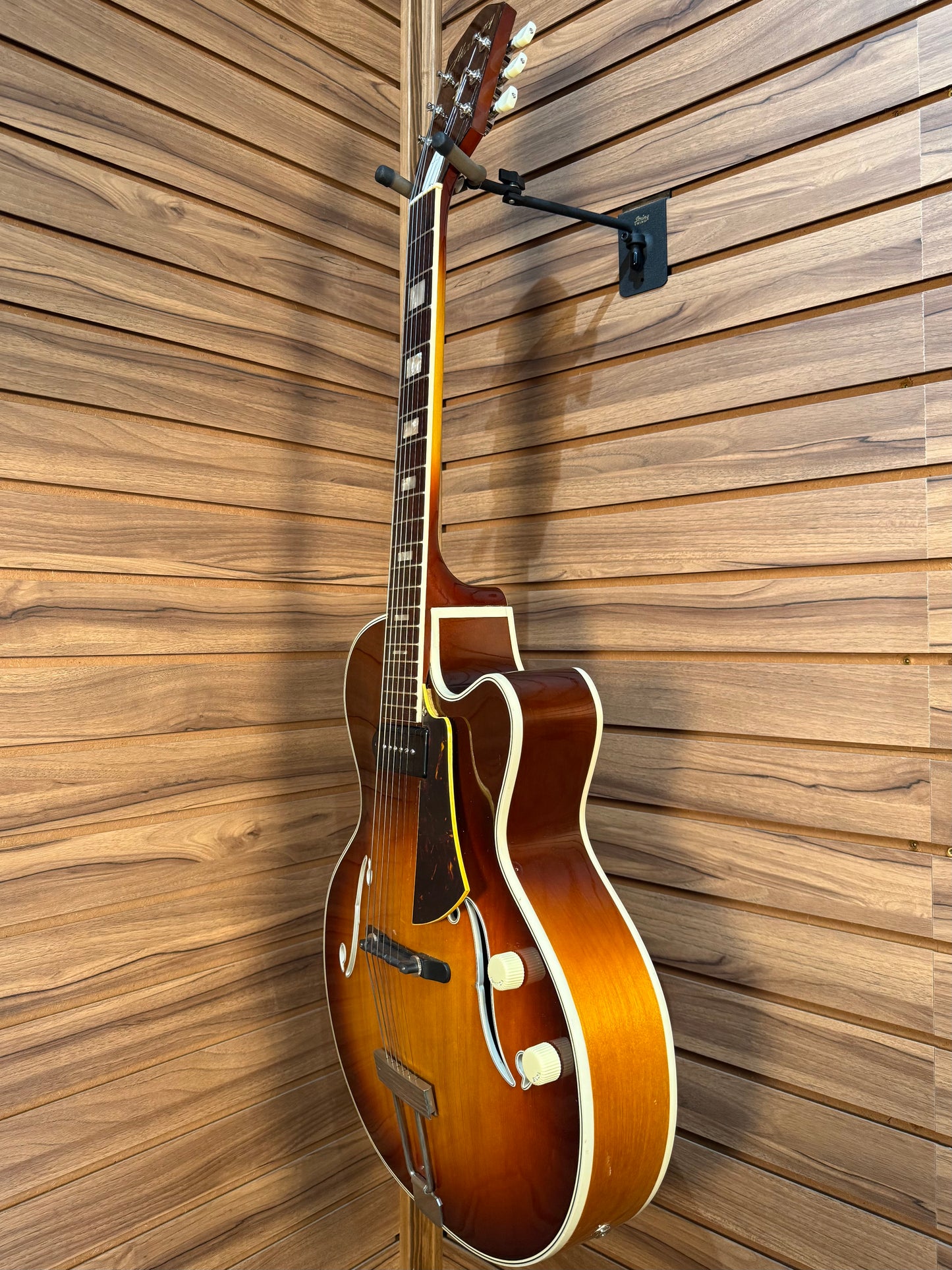 Harmony H1310 Archtop Guitar Vintage - Tobacco Sunburst