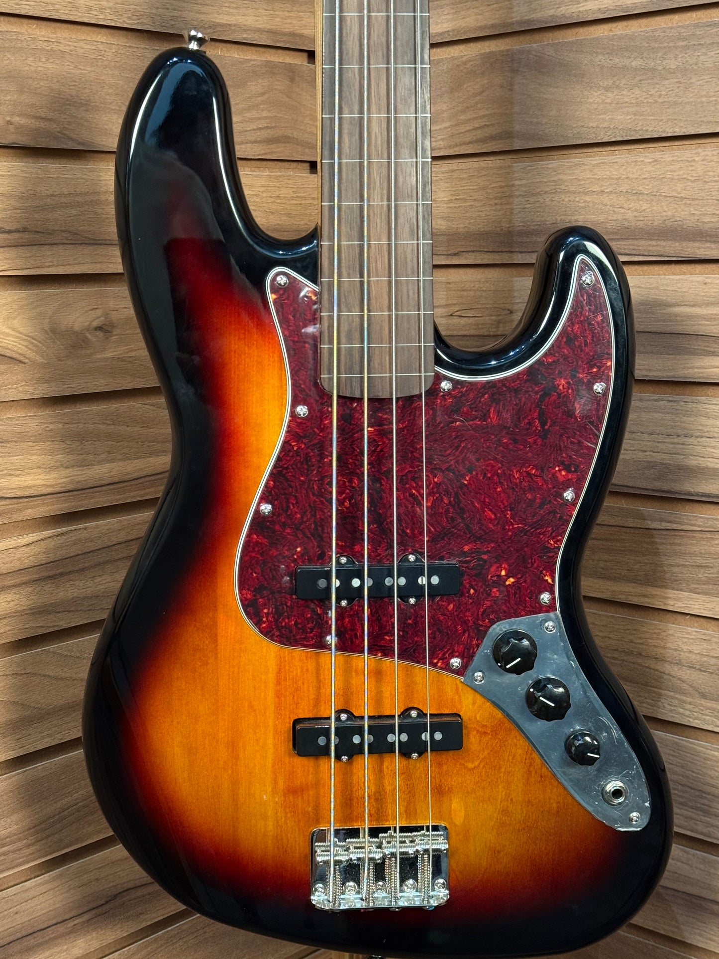 Squire Classic Vibe '60s Jazz Bass Fretless - 3-Color Sunburst
