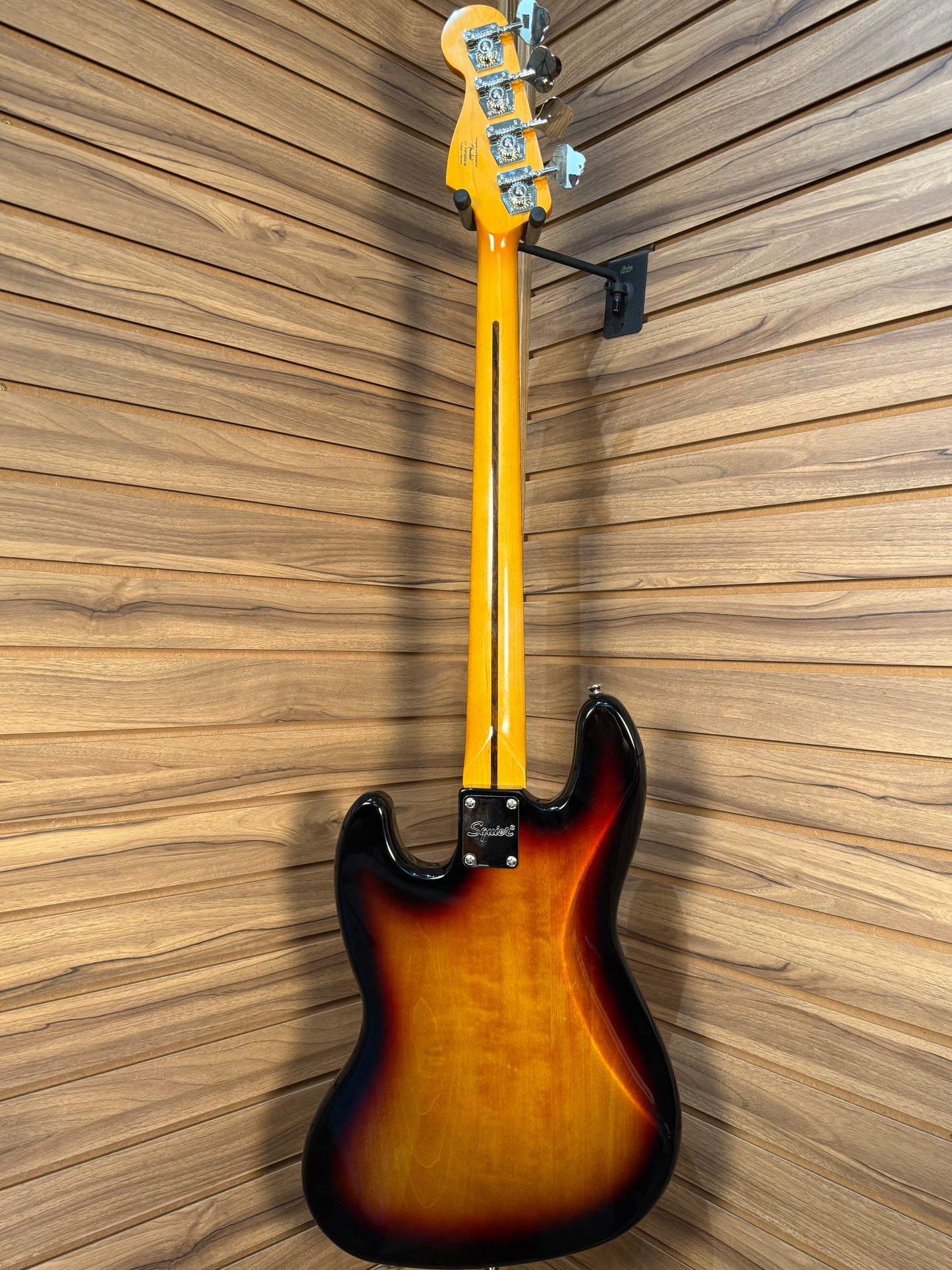 Squire Classic Vibe '60s Jazz Bass Fretless - 3-Color Sunburst
