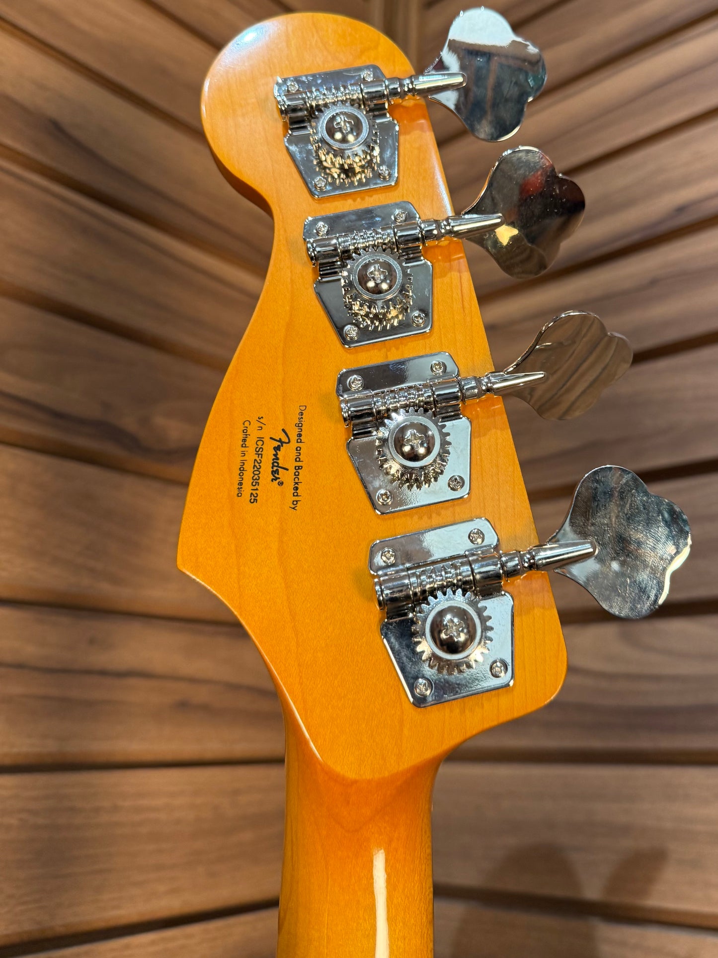 Squire Classic Vibe '60s Jazz Bass Fretless - 3-Color Sunburst