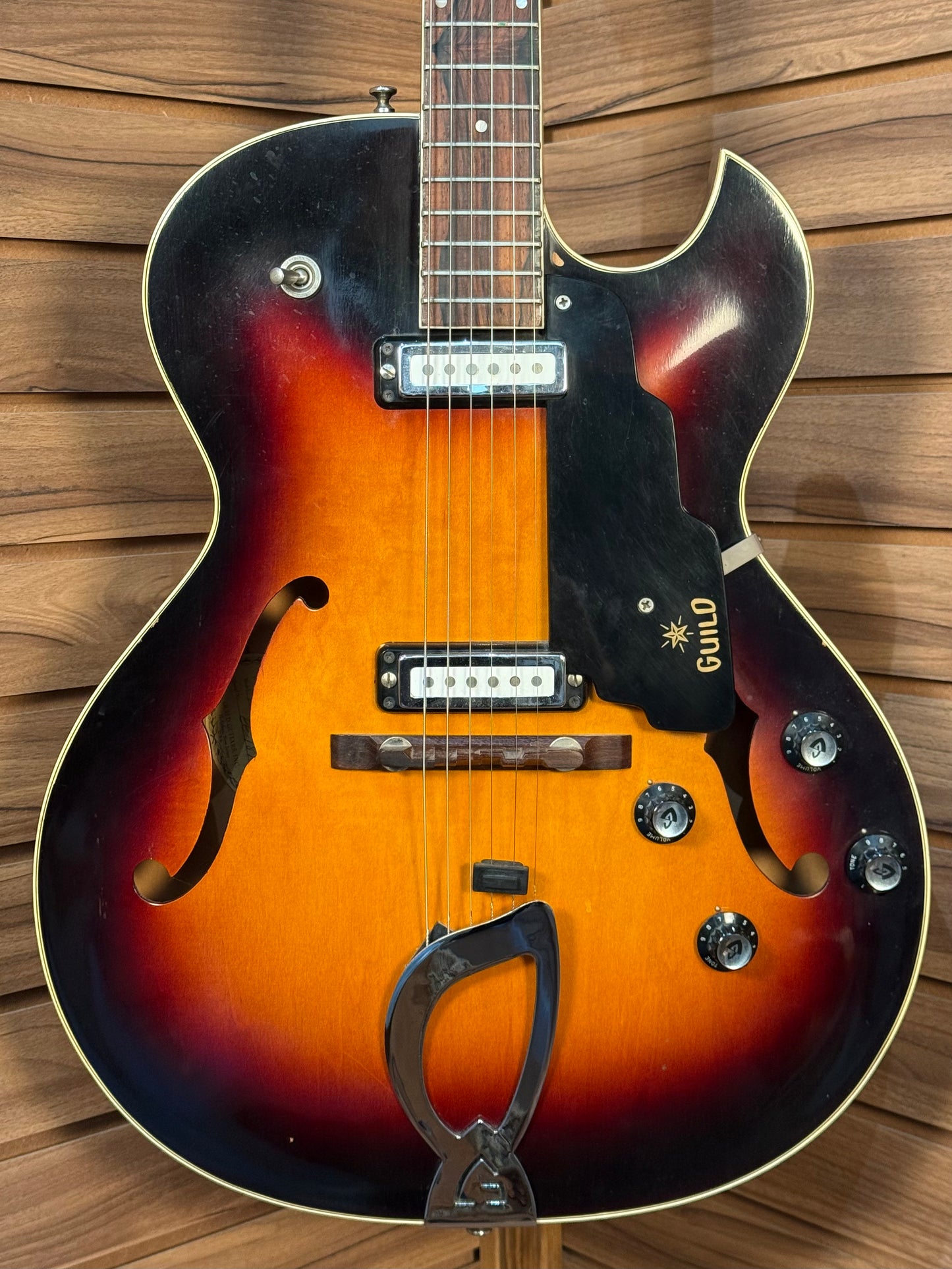 Mid-'60s Guild T-100D - Sunburst
