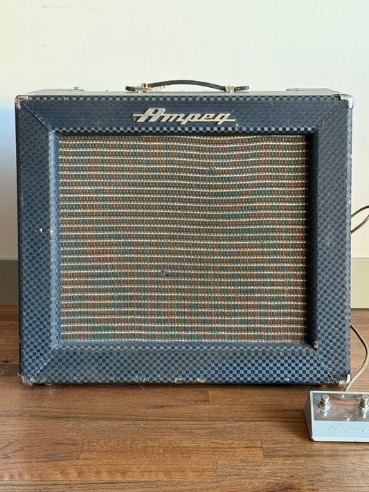 Ampeg Reverberocket R-12 1x12 12-Watt Tube Combo - (USED)