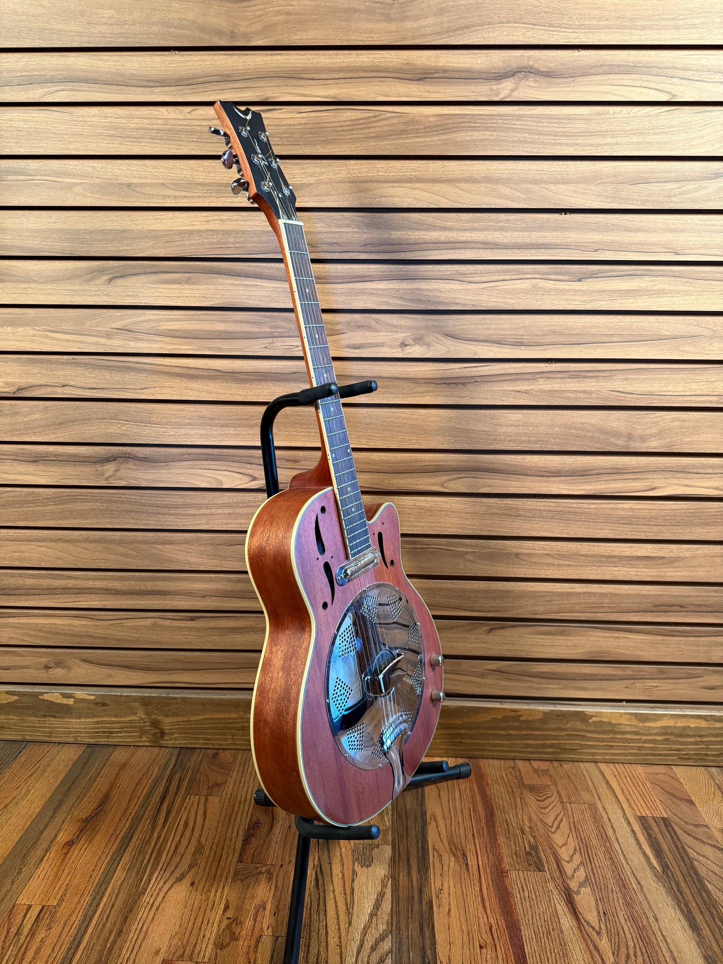 Dean Resonator Cutaway Electric (USED)