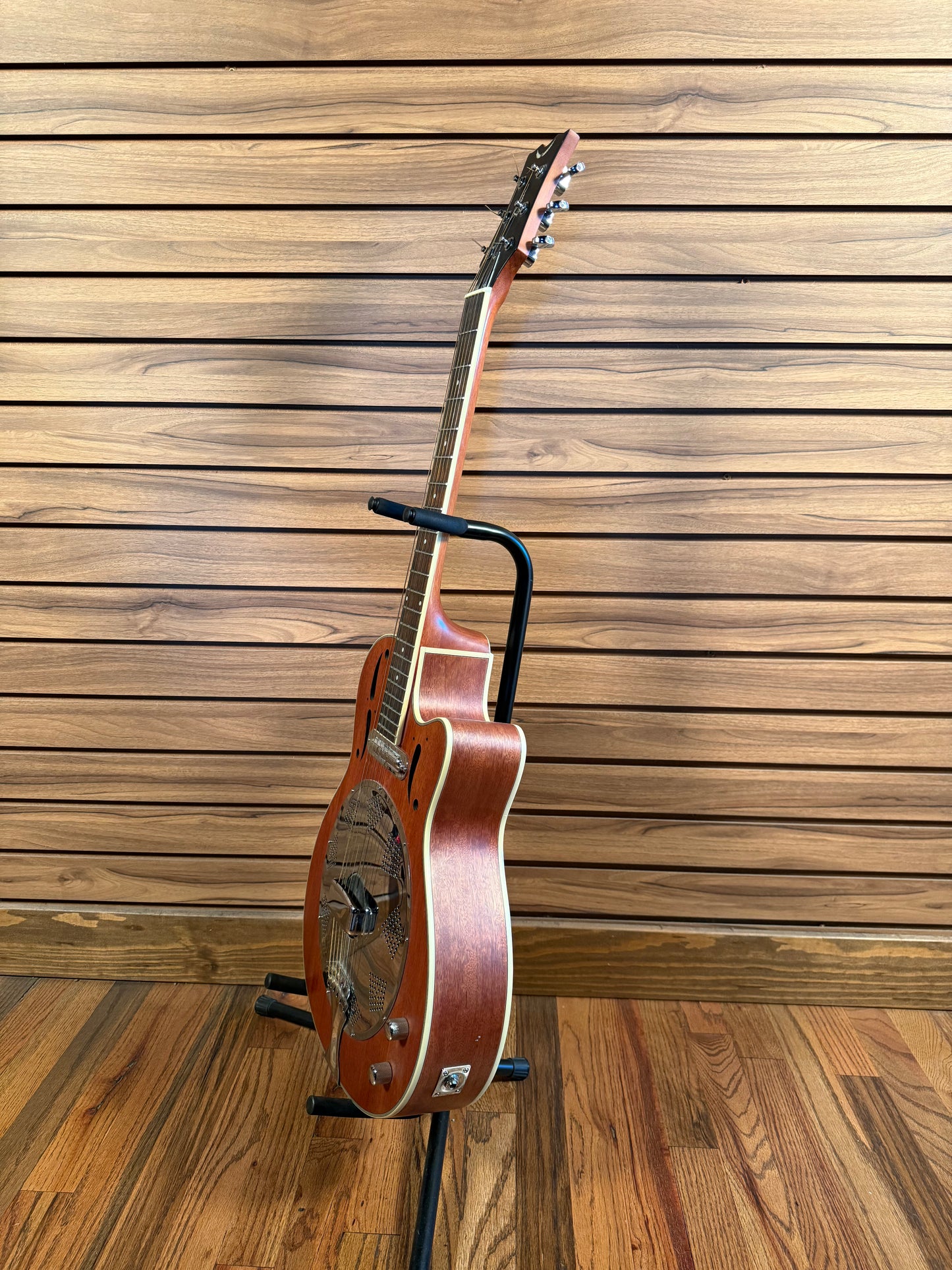 Dean Resonator Cutaway Electric (USED)