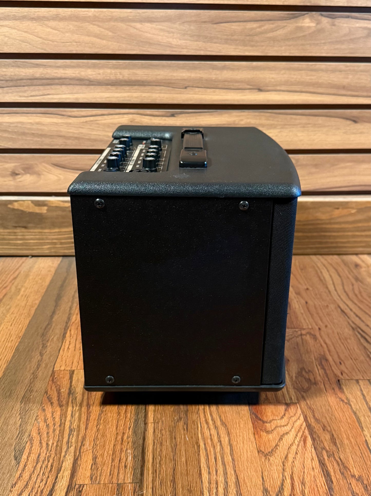 Roland AC-40 Acoustic Amp (USED)