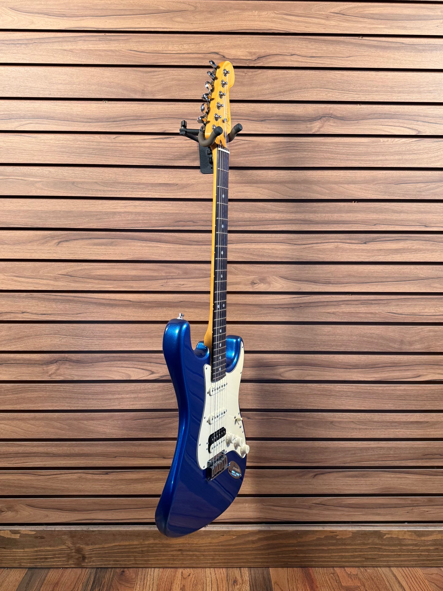 Fender American Ultra Stratocaster HSS - Cobra Blue (USED)