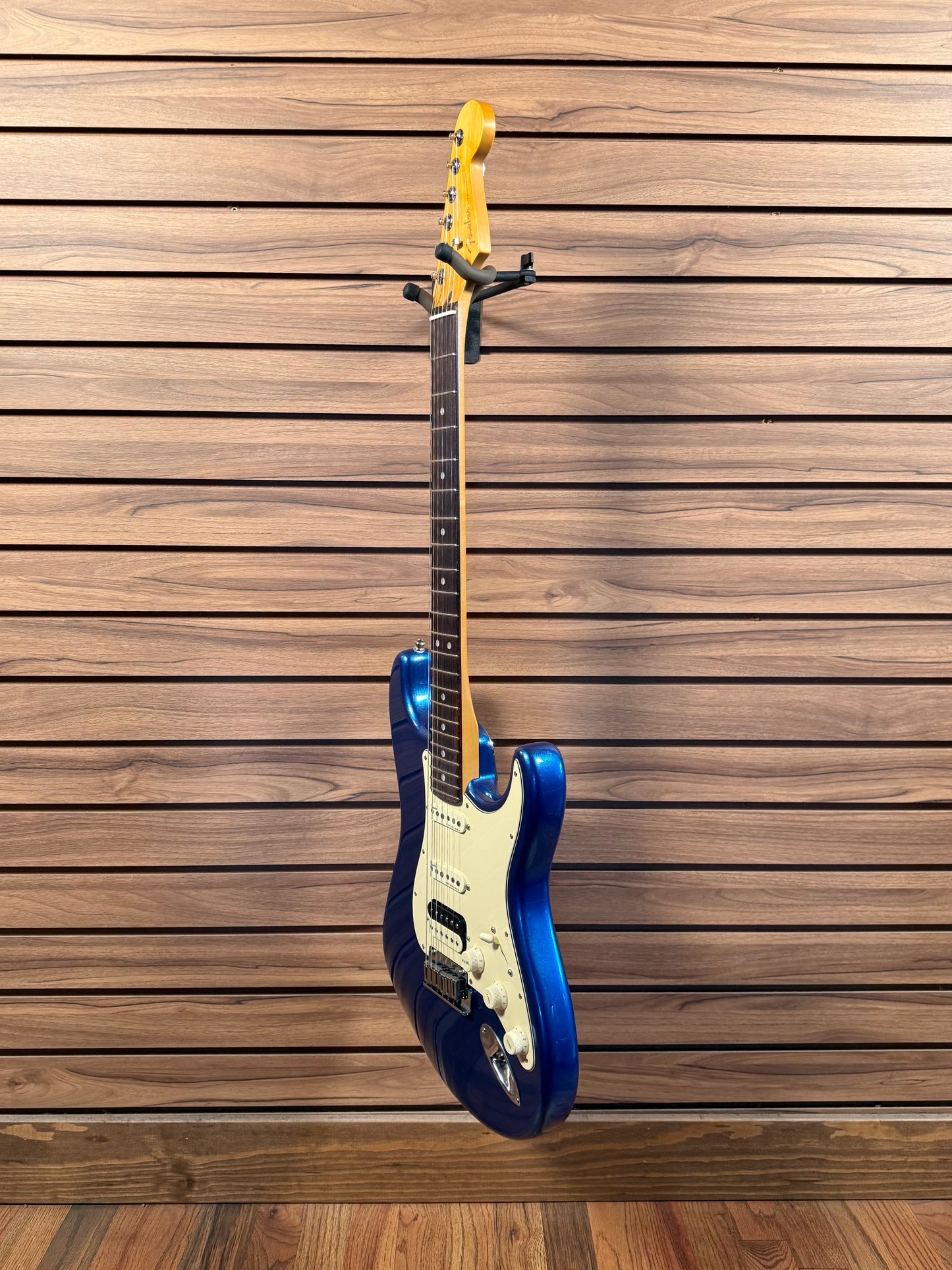 Fender American Ultra Stratocaster HSS - Cobra Blue (USED)