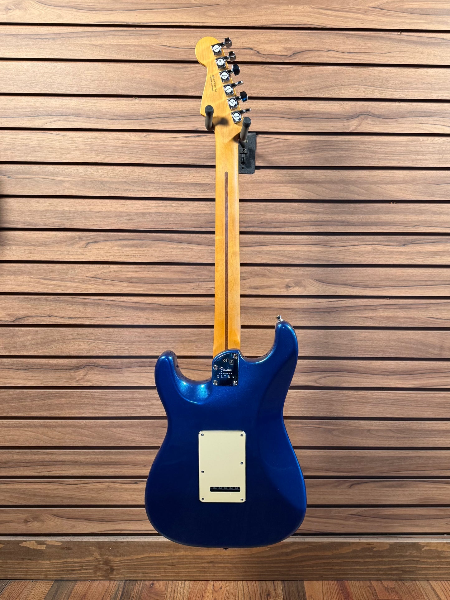 Fender American Ultra Stratocaster HSS - Cobra Blue (USED)