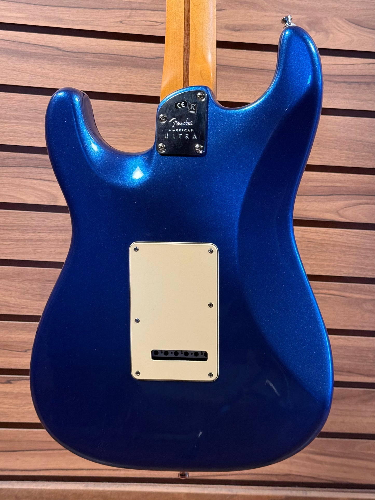 Fender American Ultra Stratocaster HSS - Cobra Blue (USED)